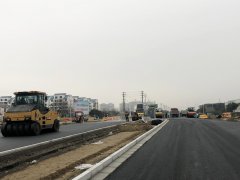 高港大道瀝青路面改造工程現場(chǎng)